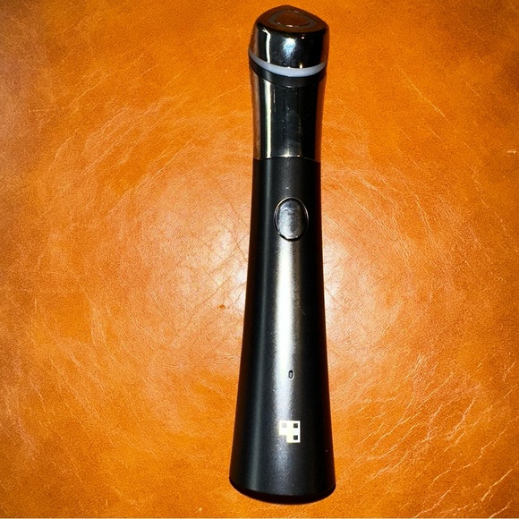 Medicube Black and Silver Facial Massager - Picture 5 of 7